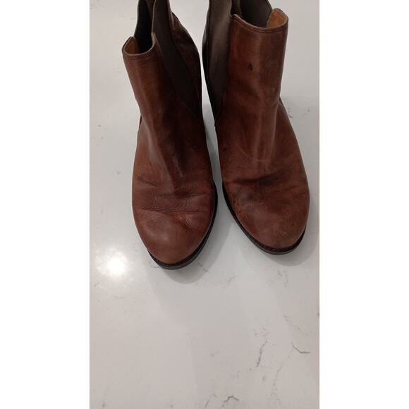 Softt Bryanne Chelsea ankle boot, leather size 8.5 women's pull on western, - Picture 5 of 8